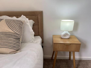 Charming, Modern Flat sleeps 5